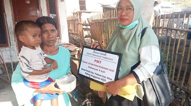 Pokja Posyandu Desa Panda, Melakukan Penyerahan PMT untuk Anak Stunting Kurang Gizi